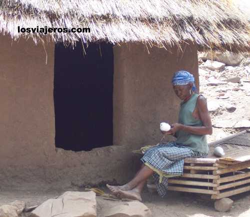 Old woman of the Bedic tribe - Iwol - Bassari Country - Senegal
Abuela Bedic - Iwol - Pais Bassari- Senegal
