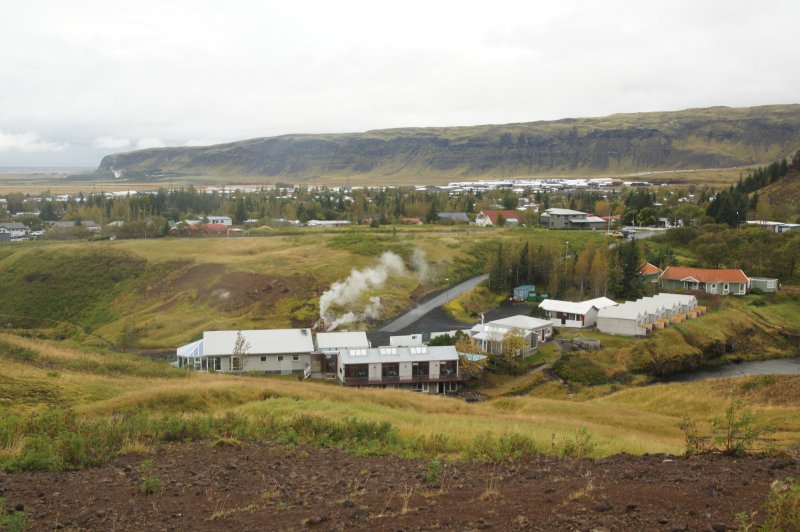 Vista de Hveragerði desde el campo  geotermal, Hveragerdi: aguas termales, manantiales - Sur de Islandia 0