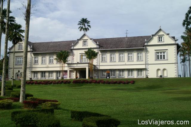 Museo de Sarawak - Kuching, Viajando por Borneo (Malasia)