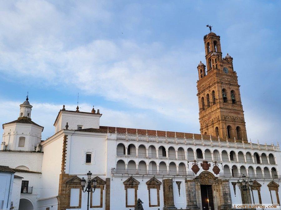 Viajar a Llerena: Visita a la Plaza España - Badajoz (2)