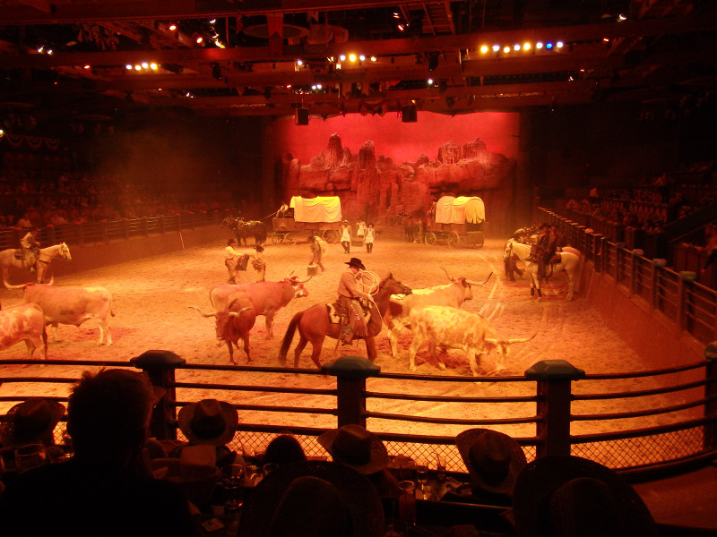 Cena espectaculo Bufalo Bill, Restaurante Leyenda de Buffalo Bill, Wild West Show - Disney 1