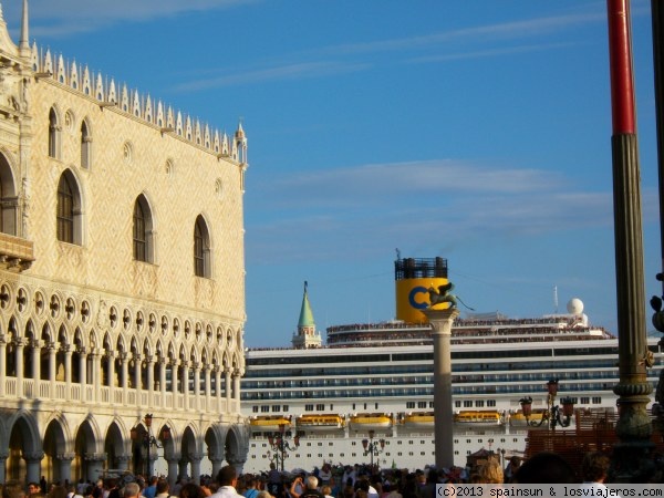 Foro de Costa Cruceros: Crucero Costa Fortuna pasando frente a la plaza San Marcos de Venecia
