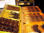 Una de insectitos de la famosa calle Donghuamen