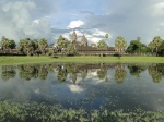 Angkor Wat vista desde la laguna derecha