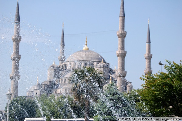 Foro de Istanbul: Fuente y Mezquita Azul de Estambul