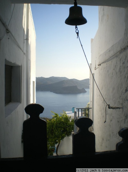 milos
foto del mar de milos desde el pueblo
