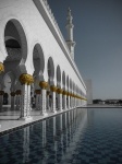 Abu Dhabi: Mezquita, Emirates Palace y Ferrari World.