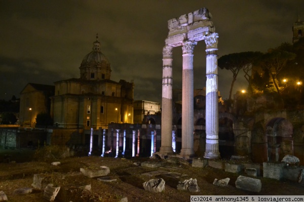 Roma by night 5: Foro Imperial
Vista nocturna de una parte de los Foros Imperiales
