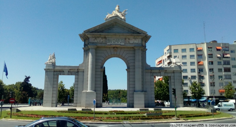 Puerta de San Vicente (Madrid) ✈️ Fotos de España ✈️ Los Viajeros