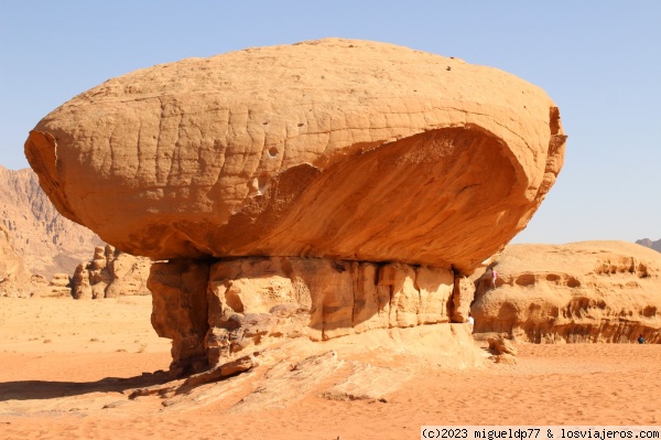 Mushroom rock en Wadi Rum
Mushroom rock en Wadi Rum
