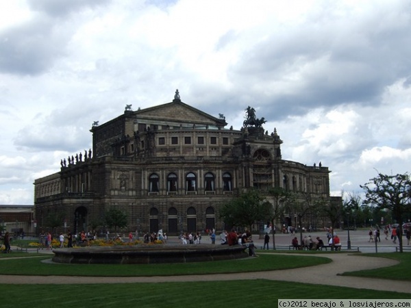 Dresde - Semperoper
Sempeoper (Ópera) junto al Elba
