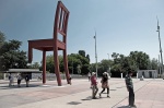 monumento contra la minas antipersona en la plaza de las naciones de Ginebra