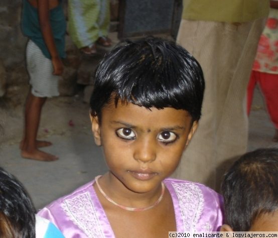 Mirada
Imposible describir la mirada de un niño hindú. Instanténea tomada en Jaipur
